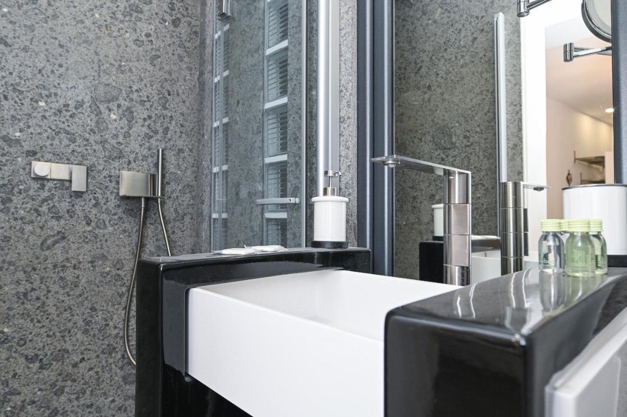 The Essential Trastevere Design Studio Roma Exterior foto
