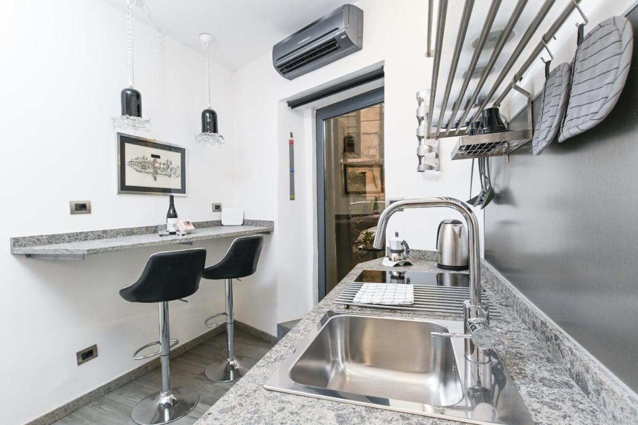 The Essential Trastevere Design Studio Roma Exterior foto